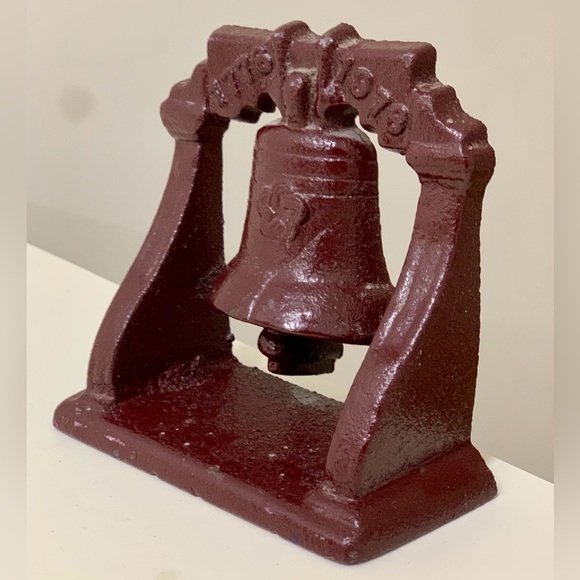 1776 1976 Vintage Solid Cast Iron Figural Liberty Bell Commemorative Doorstop - Picture 3 of 16